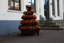 stapeltuin, cortenstaal, verticaal tuinieren, bloemen, bloementoren, bloemenzuil, violen