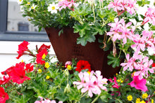 stapeltuin, bloemen, dorp, stadscentrum, verticaal tuinieren