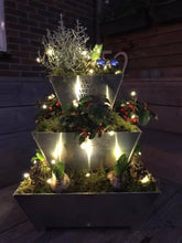 stapeltuin, verticaal tuinieren, aluminium, tafelmodel, binnen, kerststukje, kerst, verlichting, kerstverlichting, compact, vetplanten